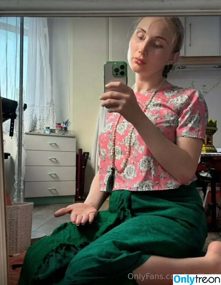 emilia.tt nude photo #0017 (emiliaa.tt)