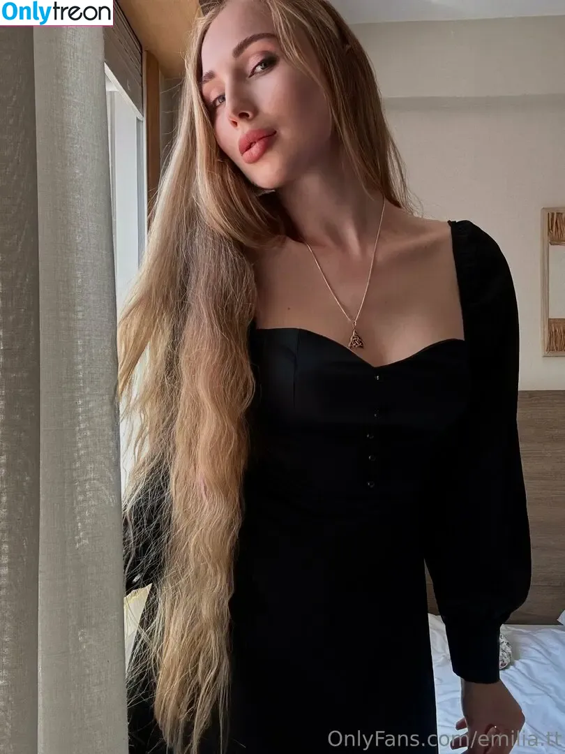 emilia.tt nude photo #0115 (emiliaa.tt)