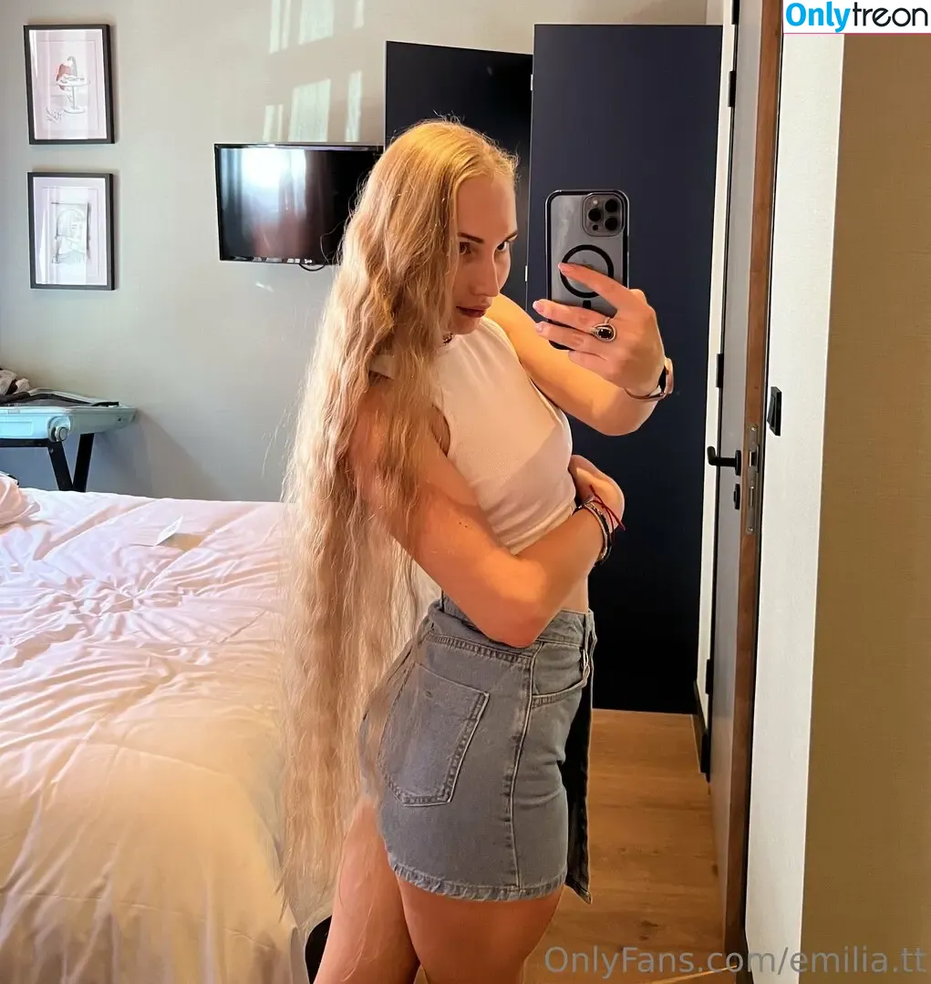 emilia.tt nude photo #0128 (emiliaa.tt)