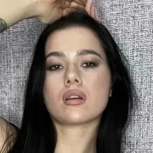 EmiliAAA nude photo #0010