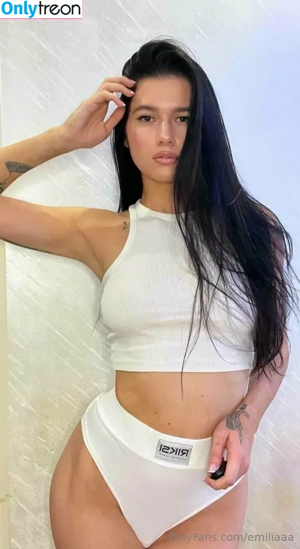 EmiliAAA nude photo #0038 (EmiliAAA)
