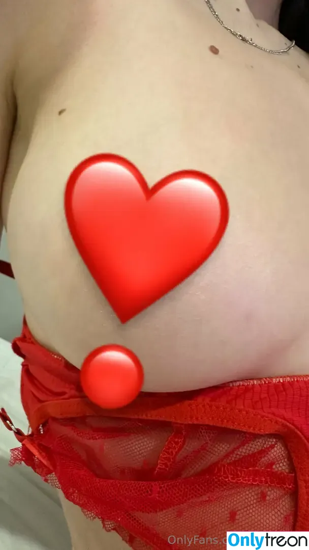 emiliefree nude photo #0002 (emilieget)
