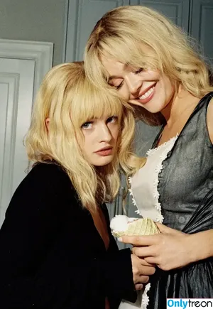Emily Alyn Lind / emilylind nude photo #0156