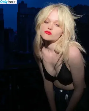 Emily Alyn Lind / emilylind nude photo #0164