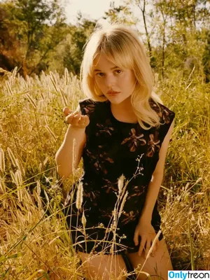 Emily Alyn Lind / emilylind nude photo #0172