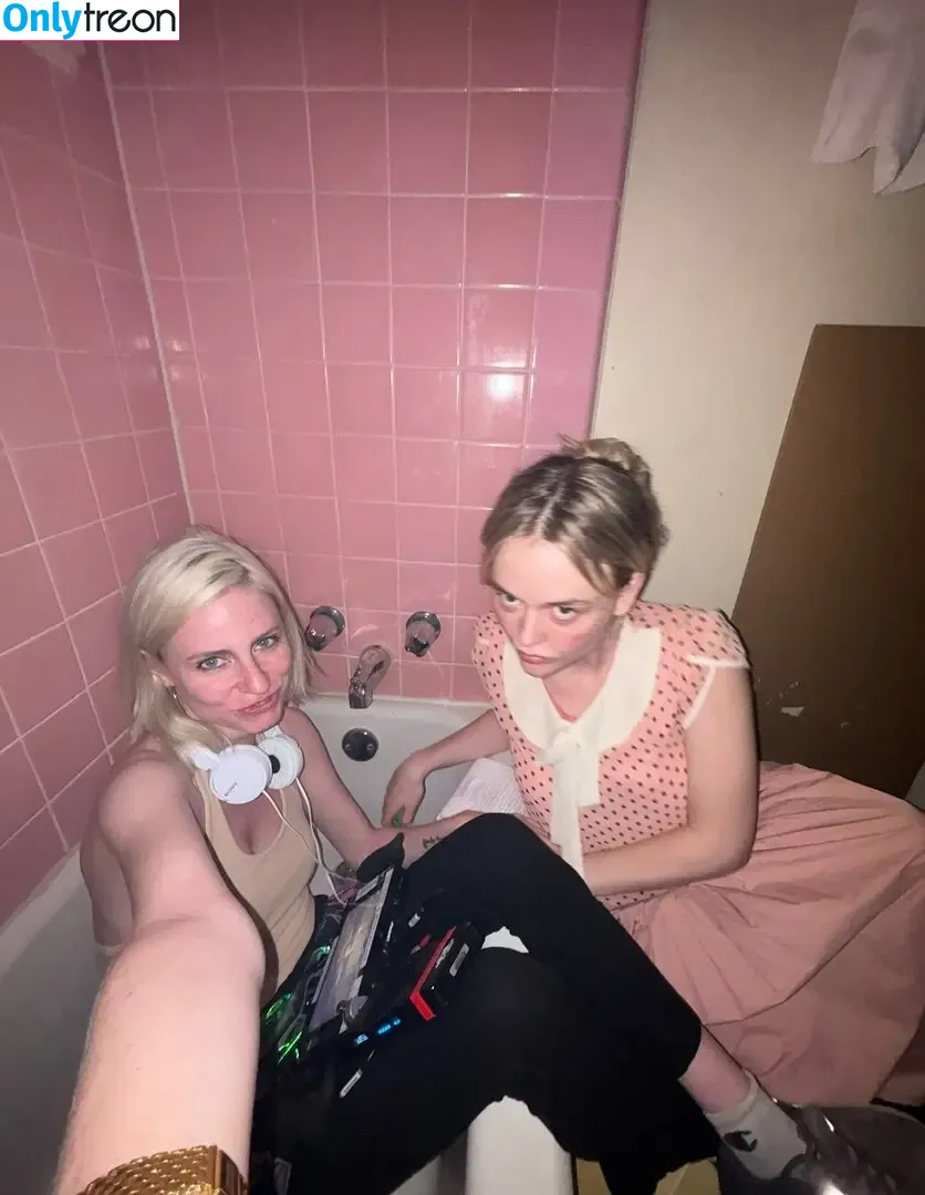 Emily Alyn Lind nude photo #0182 (emilylind)