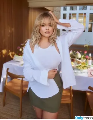 Emily Atack / emilyatack nude photo #0397