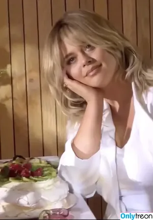 Emily Atack / emilyatack nude photo #0399