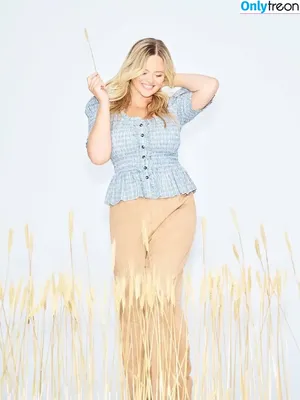 Emily Atack / emilyatack nude photo #0965