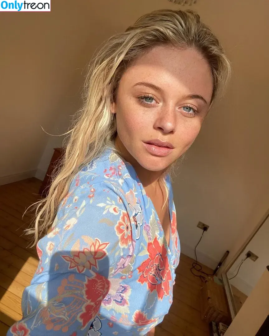 Emily Atack nude photo #0043 (emilyatack)