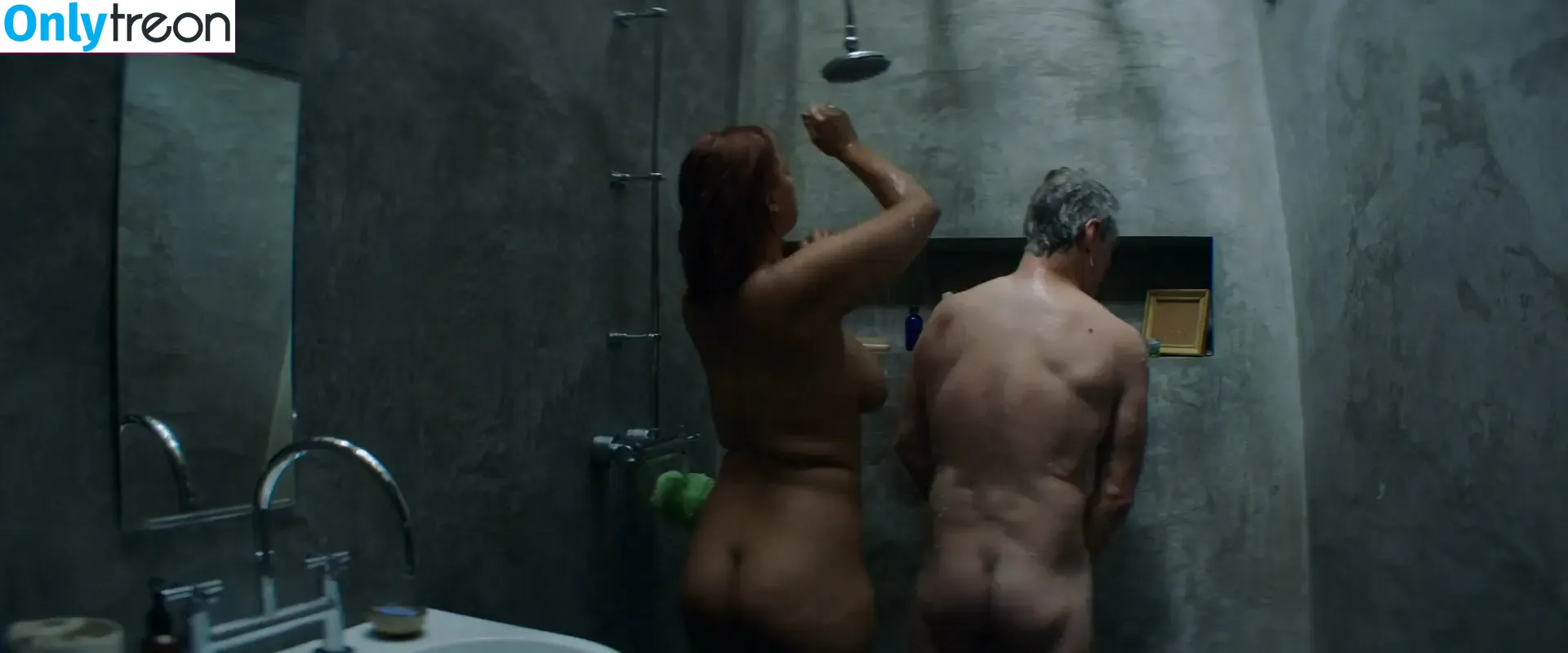 Emily Bett Rickards nude photo #0151 (emilybett)