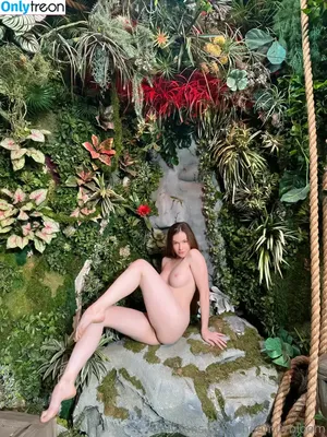 Emily Bloom / emilybloomshow / theemilybloom nude photo #3393