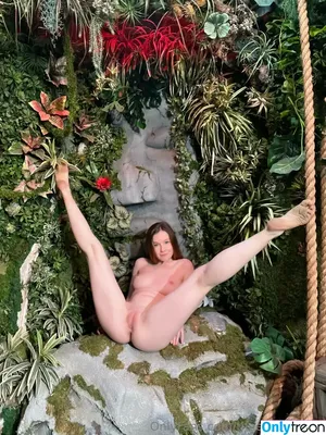 Emily Bloom / emilybloomshow / theemilybloom nude photo #3396