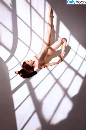 Emily Bloom / emilybloomshow / theemilybloom nude photo #4125