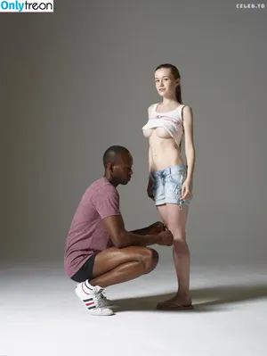 Emily Bloom / emilybloomshow / theemilybloom nude photo #4978