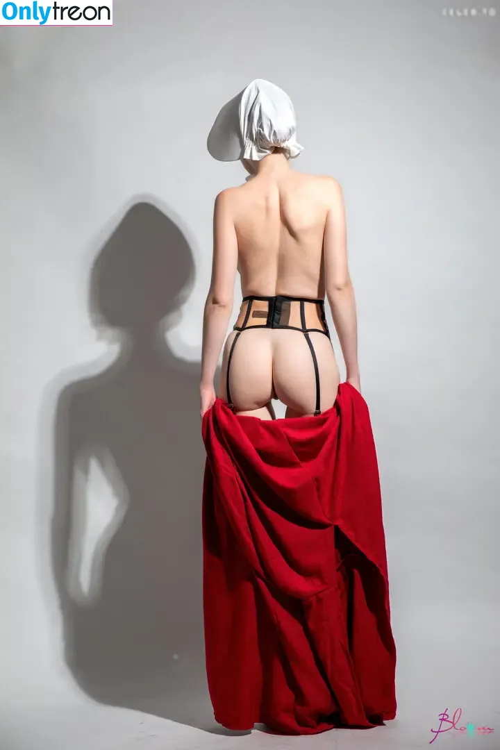 Emily Bloom nude photo #4457 (emilybloomshow / theemilybloom)