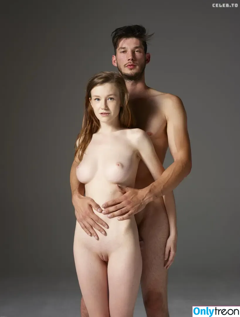 Emily Bloom nude photo #4861 (emilybloomshow / theemilybloom)