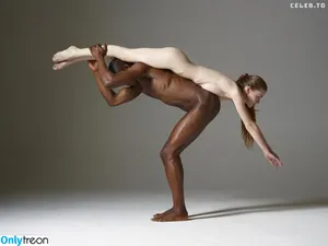Emily Bloom / emilybloomshow / theemilybloom nude photo #5010