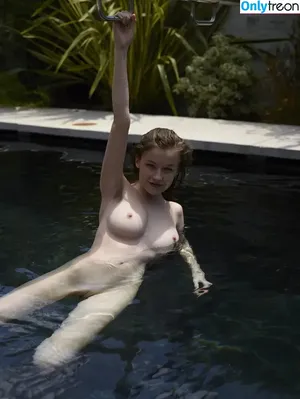 Emily Bloom / emilybloomshow / theemilybloom nude photo #5727