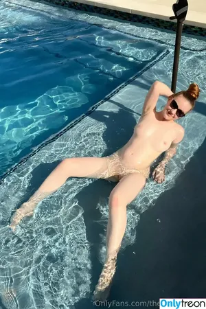 Emily Bloom / emilybloomshow / theemilybloom nude photo #5785