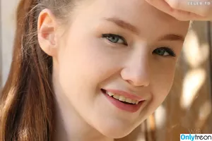Emily Bloom / emilybloomshow / theemilybloom nude photo #5884