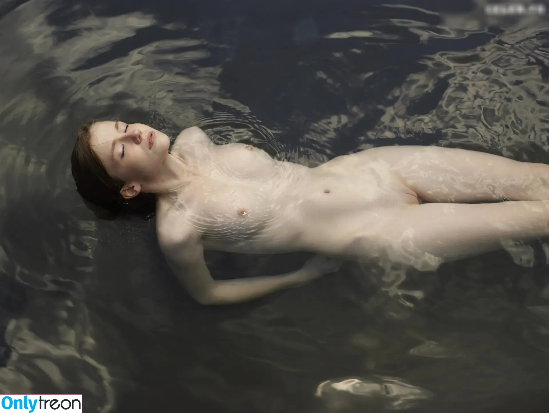 Emily Bloom nude photo #5722 (emilybloomshow / theemilybloom)