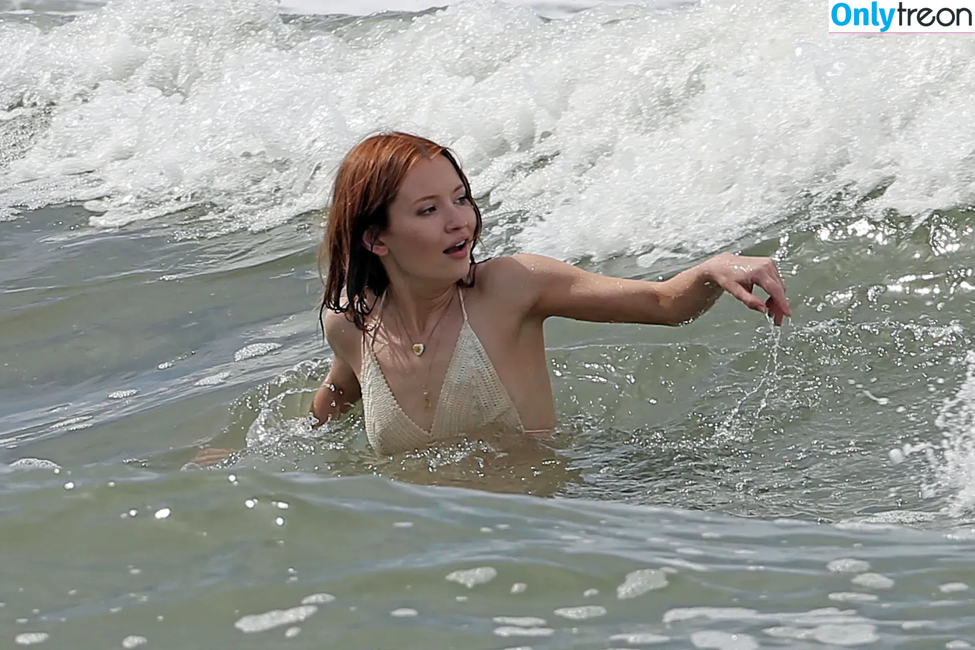 Emily Browning nude photo #0022 (emilyjanebrowning)