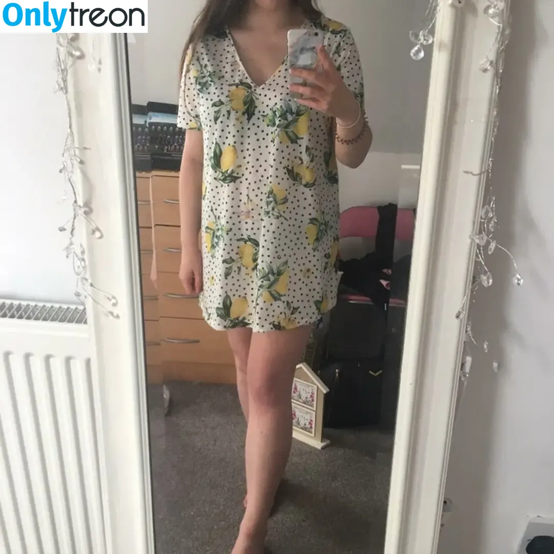 Emily Easson nude photo #0006 (emilyeasson)