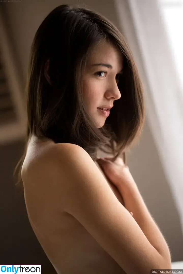 Emily Grey nude photo #0736 (Emilygrey_ / emilygreyunderway)
