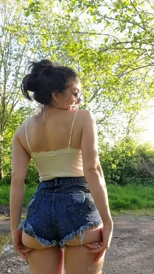 Emily Hill / Emily_Hill33 / Erosahx0 on Twitter / emilyhill / emilyhillxoxo nude photo #0209