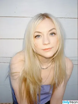 Emily Kinney / emmykinney nude photo #0221