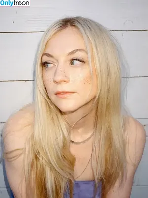 Emily Kinney / emmykinney nude photo #0222