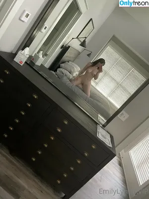 Emily Lynne / MyFreeCams / theemilylynne / themilylynne nude photo #0671