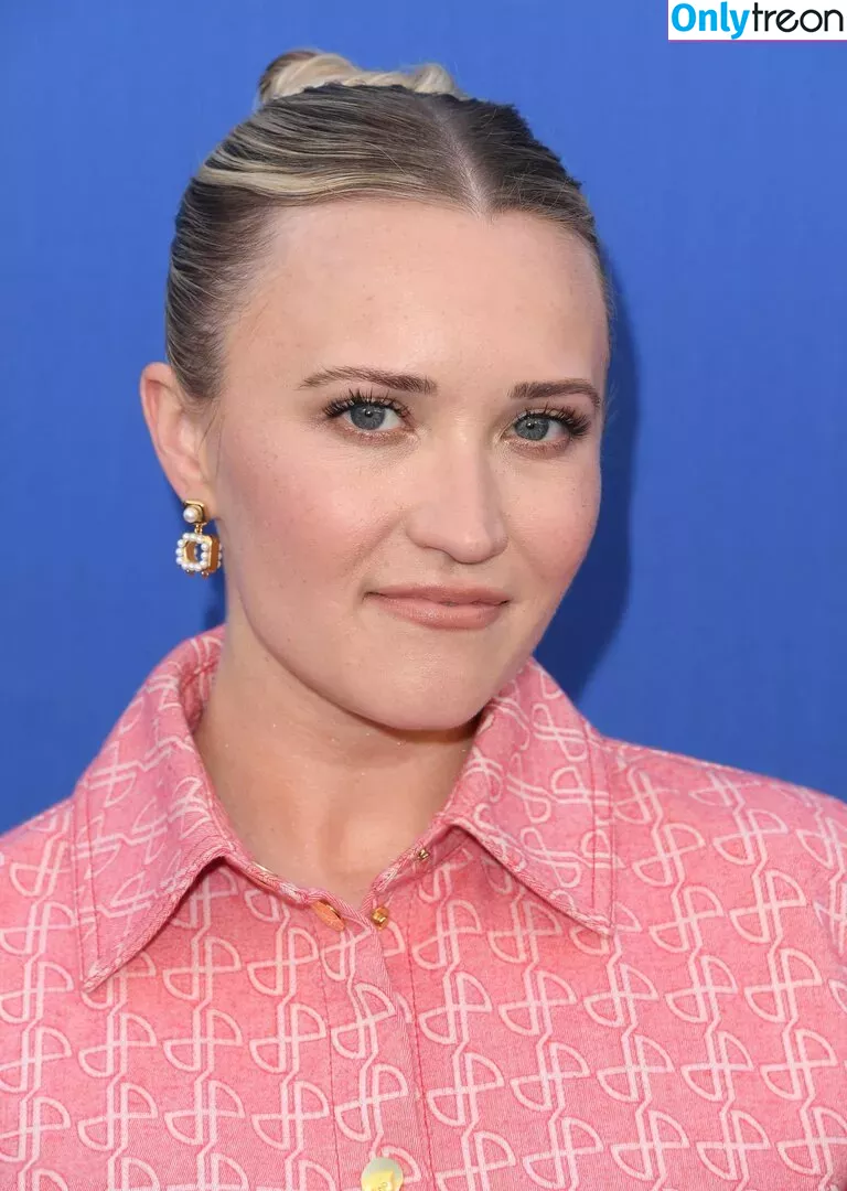 Emily Osment nude photo #0313 (emilyosment / laurenx687)