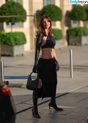Emily Ratajkowski / emrata nude photo #3317