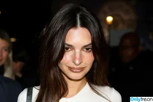 Emily Ratajkowski / emrata nude photo #3357
