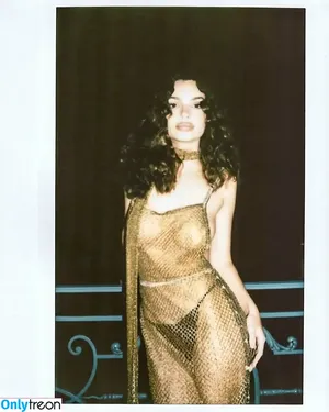 Emily Ratajkowski / emrata nude photo #3419