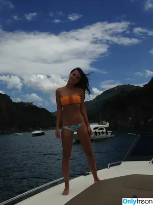 Emily Ratajkowski / emrata nude photo #3556