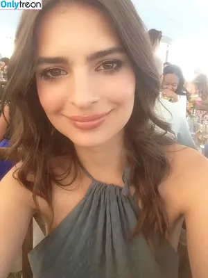 Emily Ratajkowski / emrata nude photo #3580