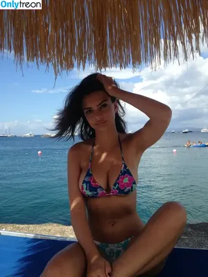 Emily Ratajkowski / emrata nude photo #3601