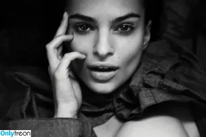 Emily Ratajkowski / emrata nude photo #3734