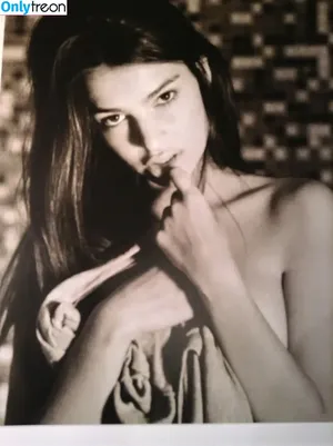 Emily Ratajkowski / emrata nude photo #3735