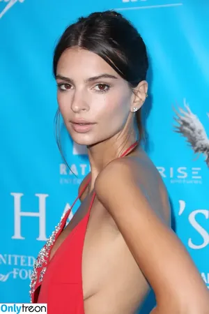 Emily Ratajkowski / emrata nude photo #3894