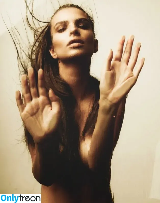 Emily Ratajkowski nude photo #3679 (emrata)
