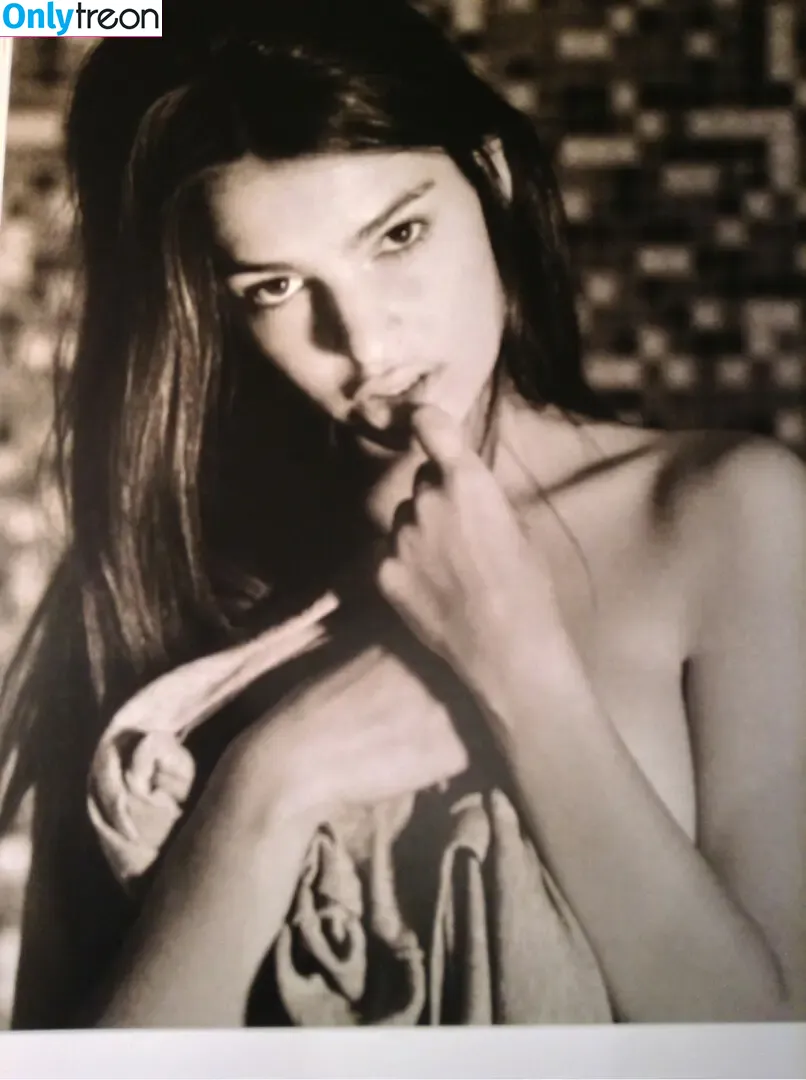 Emily Ratajkowski nude photo #3735 (emrata)