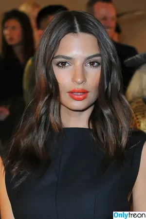 Emily Ratajkowski / emrata nude photo #4015