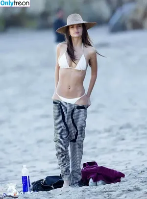 Emily Ratajkowski / emrata nude photo #4032