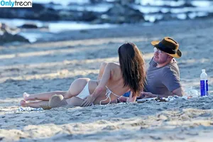 Emily Ratajkowski / emrata nude photo #4043