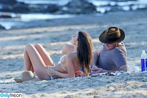 Emily Ratajkowski / emrata nude photo #4045