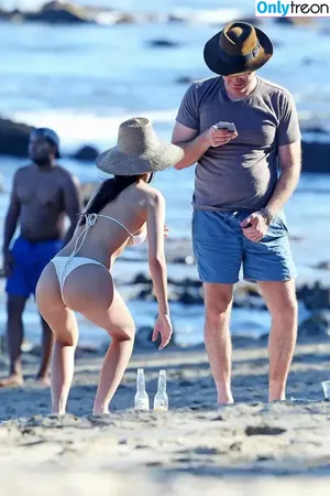 Emily Ratajkowski / emrata nude photo #4051
